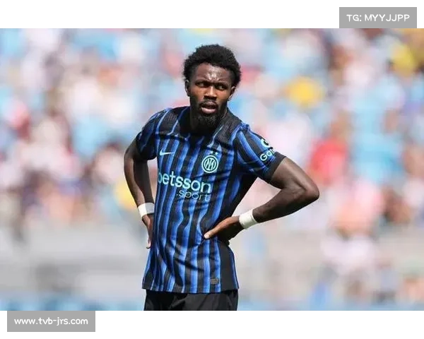 图拉姆周四回归国米训练场 展开新一轮备战 图拉姆周四回归国米训练场 展开新一轮备战